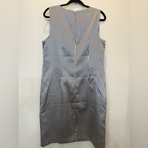 NWT‎ Banana Republic Navy and Silver Striped Bow Shift Dress - Size 12 - Picture 6 of 11